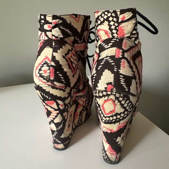 Charlotte Russe patterned boots - Picture 3 of 4